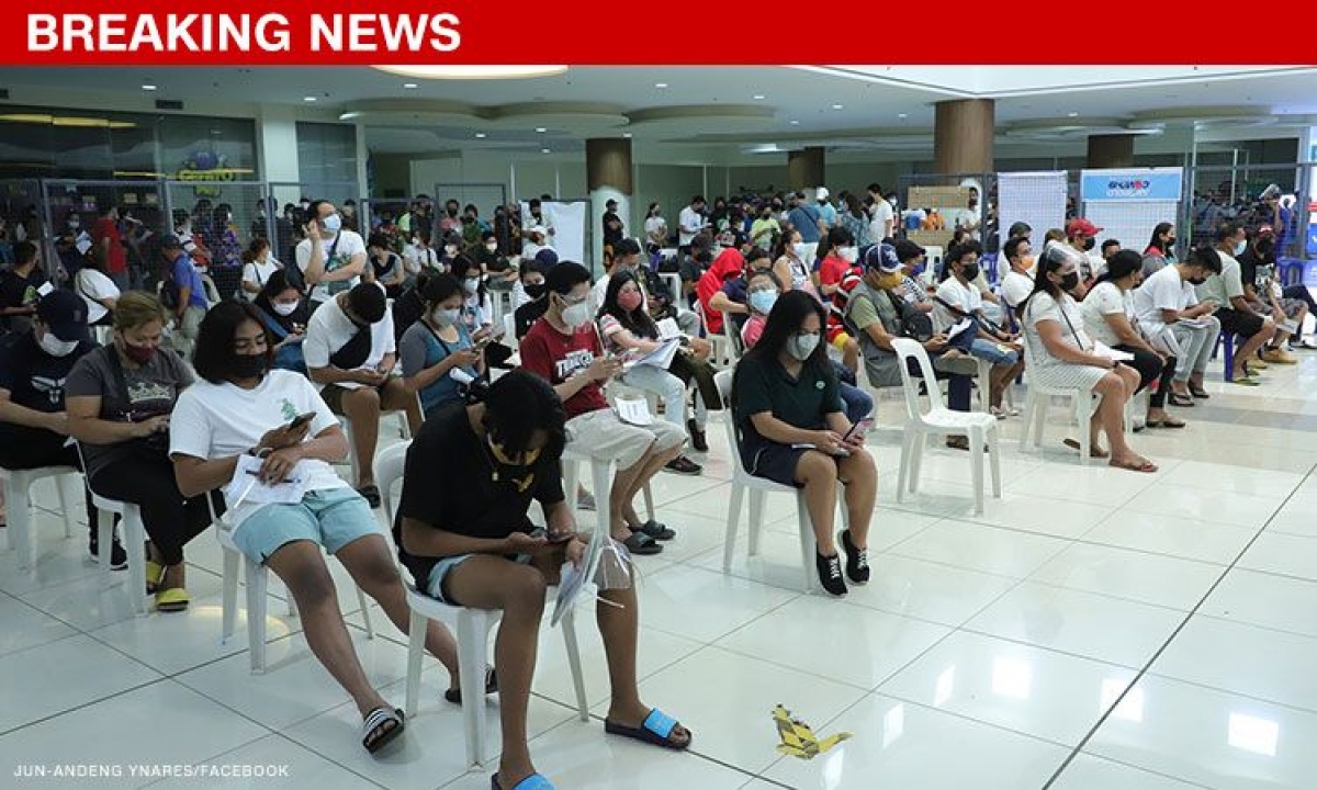 Tăng hơn 21.000 ca Covid-19, chuyên gia Philippines kêu gọi nâng cảnh báo